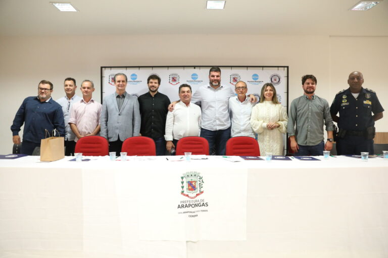 Deputado Tiago Amaral participa de reunião com representantes das guardas municipais do Paraná.